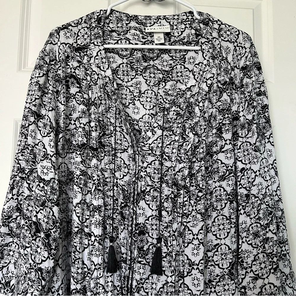 Ava & Viv Covered Button Black and White‎ Patterned Blouse 3/4 Sleeve - Picture 4 of 8